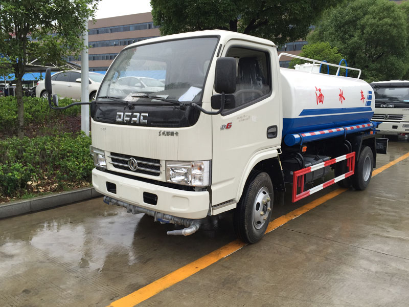 東風(fēng)多利卡4方灑水車（國(guó)五）