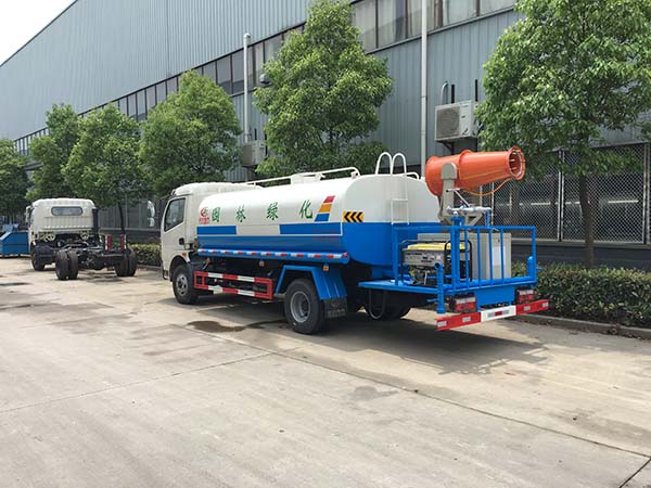 東風大多利卡抑塵車