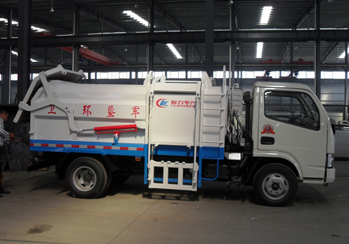 東風(fēng)銳鈴側(cè)裝壓縮式<a  data-cke-saved-href=http://www.dfxqc.com/lajiche/ href=http://www.dfxqc.com/lajiche/ target=_blank class=infotextkey><a href=http://www.jinchen-sh.com/ljc target=_blank class=infotextkey>垃圾車</a></a>