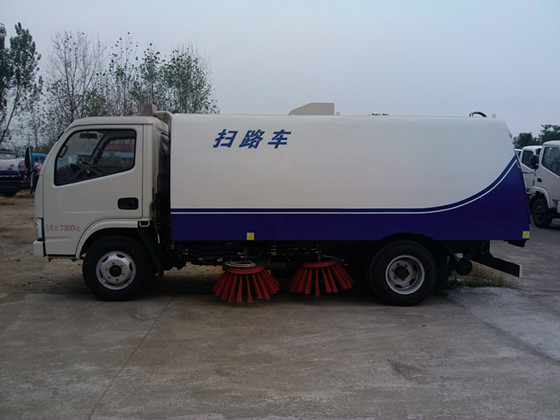 4方掃路車(chē)