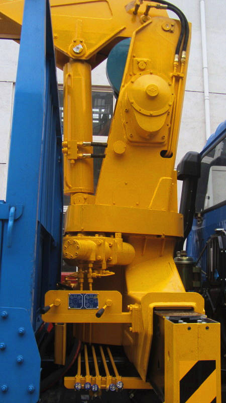  隨車吊的起重臂，立柱，機(jī)架，支腿