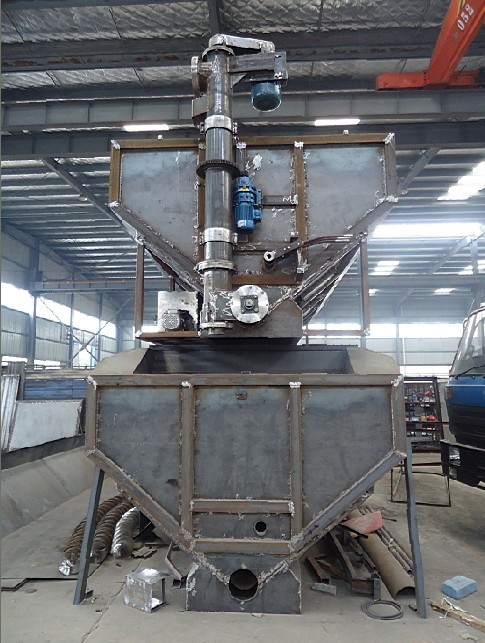 正在生產(chǎn)中的散裝<a href=http://www.jinchen-sh.com/siliaoche/ target=_blank class=infotextkey>飼料車</a>罐體