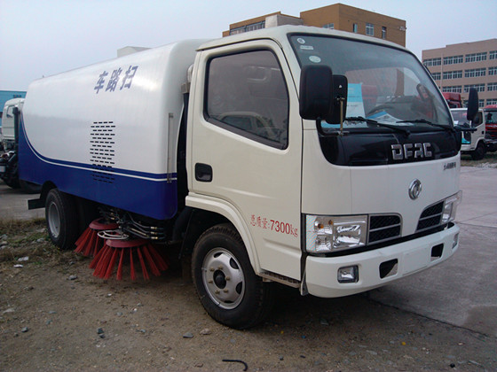 4方掃路車(chē)