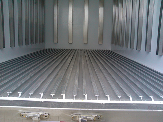 國(guó)四<a href=http://www.jinchen-sh.com/lcc/ target=_blank class=infotextkey>冷藏車(chē)</a>