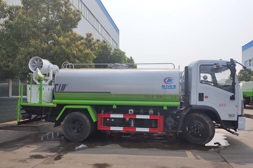 新款國(guó)六9方東風(fēng)福瑞卡灑水霧炮車(chē)圖片2