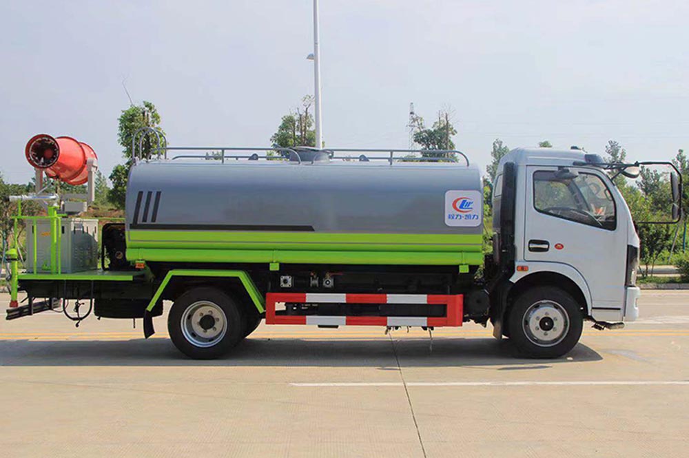 新品國(guó)六東風(fēng)大福瑞卡9.2方噴霧灑水車圖片4