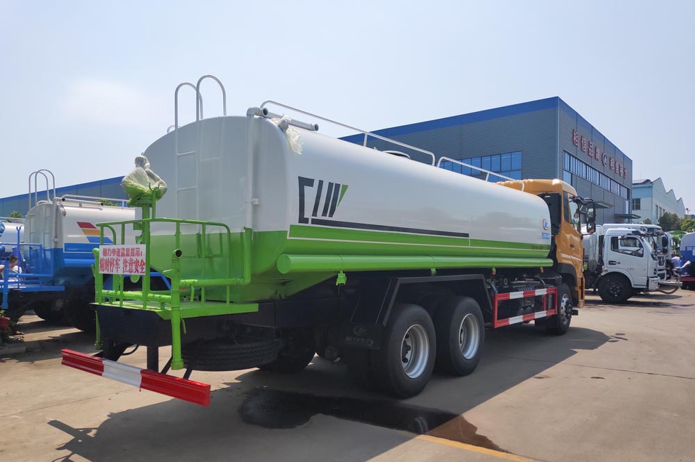 東風(fēng)天龍后雙橋國(guó)六灑水車(chē)圖片4